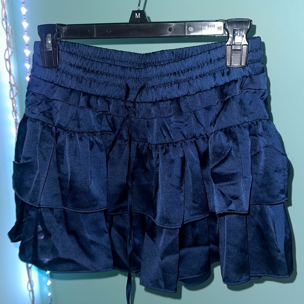 Day and moon ruffles skirt